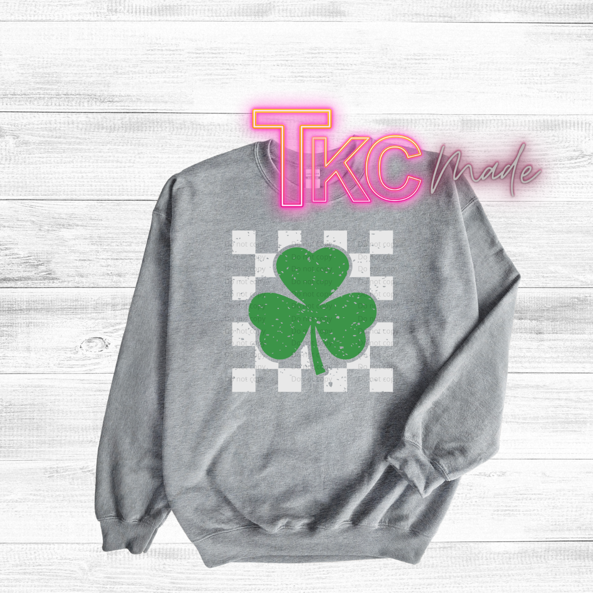 Checkered clover